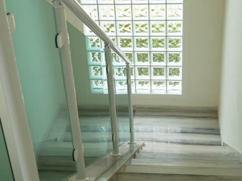 escada de vidro da casa